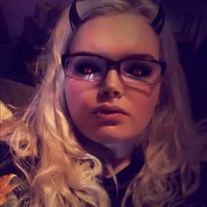 Meet your Posher, Caroline